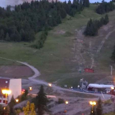 Aux Pieds Des Cimes *