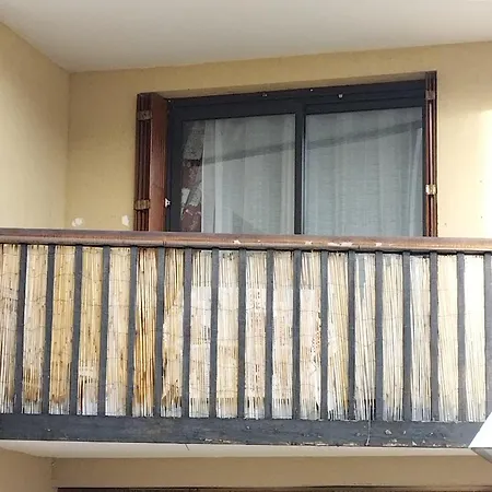 Aux Pieds Des Cimes * Enchastrayes