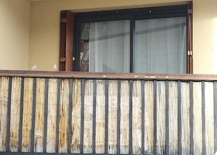 Aux Pieds Des Cimes * Enchastrayes